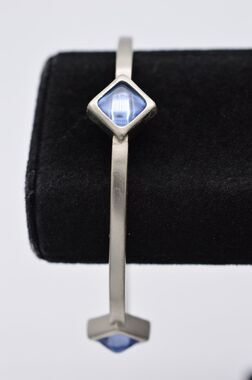 Nine West Vintage Bangle Bracelet Blue Jelly Cabochon Brushed Silver 1980s Bin2